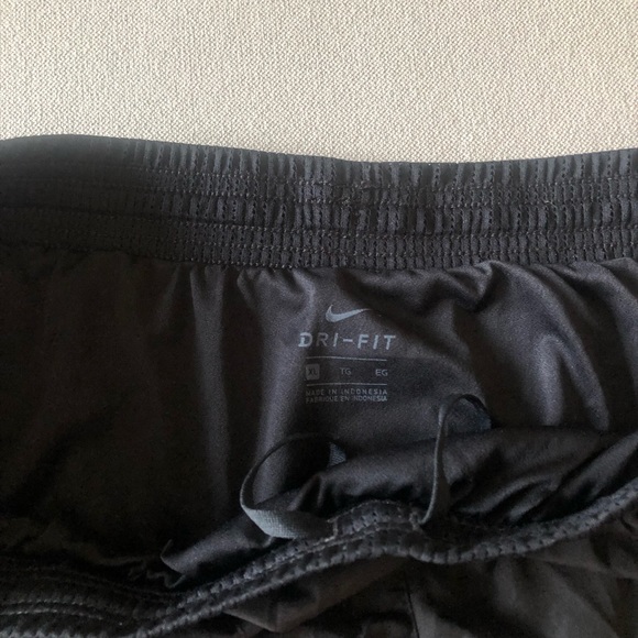 Black Women’s Nike Running Athletic Shorts - Picture 4 of 4